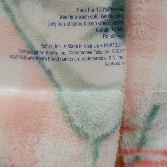 The Big One Oversized Plush Throw Blanket 5 X 6' Faux Fur Pink Holiday Cocktails - Picture 5 of 10